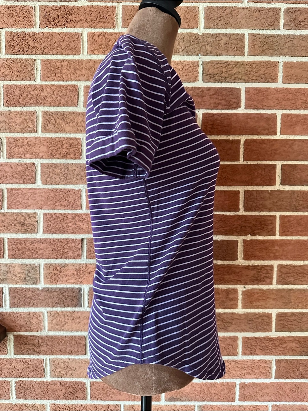 Lululemon Purple White Striped V-Neck Short Sleeve Women's T-Shirt, Size 4 - Picture 5 of 7